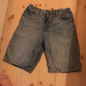 Baggy shorts - Säljer ett par shorts som har blivit för små för ett billigt pris