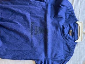 Vintage barbour t-shirt - Vintage barbour t-shirt, väldigt tjock o skön i materialet 