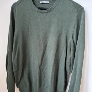 Zara, Tröja, Strl M - Tröja från Zara i fint skick. Behöver strykas/steamas.