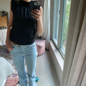 Festtopp Zara - Så snygg topp från zara i satin, storlek S❤️