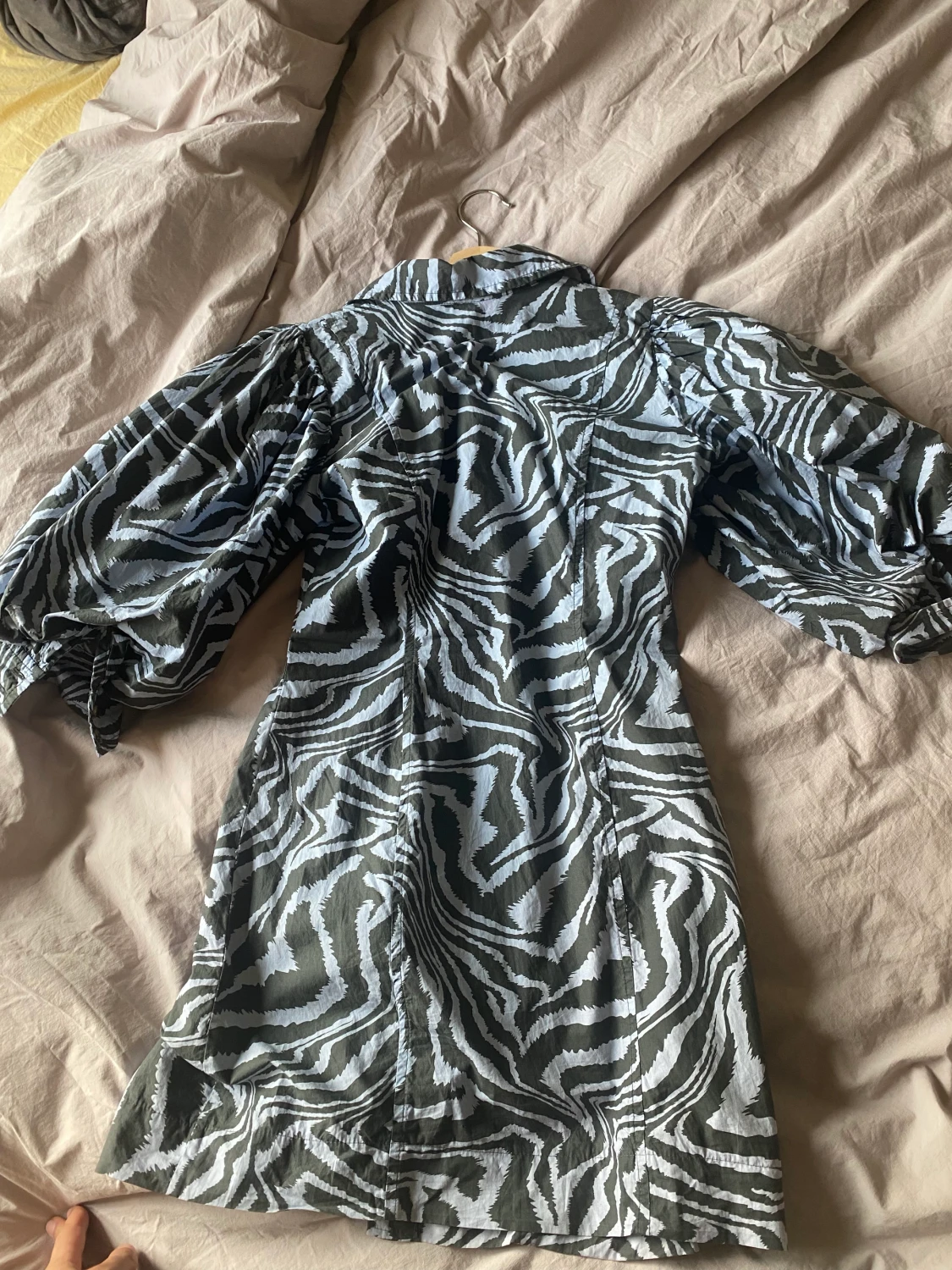 Klänning från Ganni  - 90