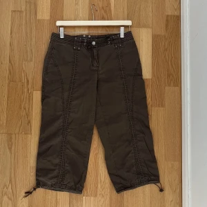 Kortbyxor - Jättefina bruna kortbyxor som är köpta här på Plick men som jag inte kan använda eftersom de inte passade mig :( Fint skick!