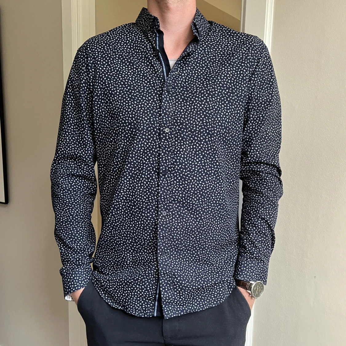 Blå småmöntrad skjorta - 90