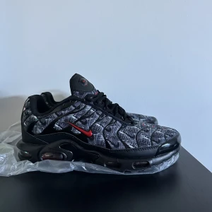 Nike Tn air max - Nike Tn i fint skick. Köpta i sommars på JD sport i spanien. Pris - 800 kr , nypris - 2100 kr. Bara att höra av sig 