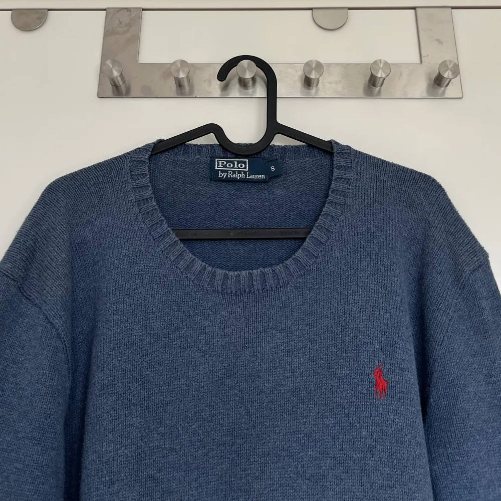 Ralph Lauren Knitted Sweater. In perfect new condition. Size S. Very comfortable and cool looking. Retail price around 1600. Write for more information.. Stickat.