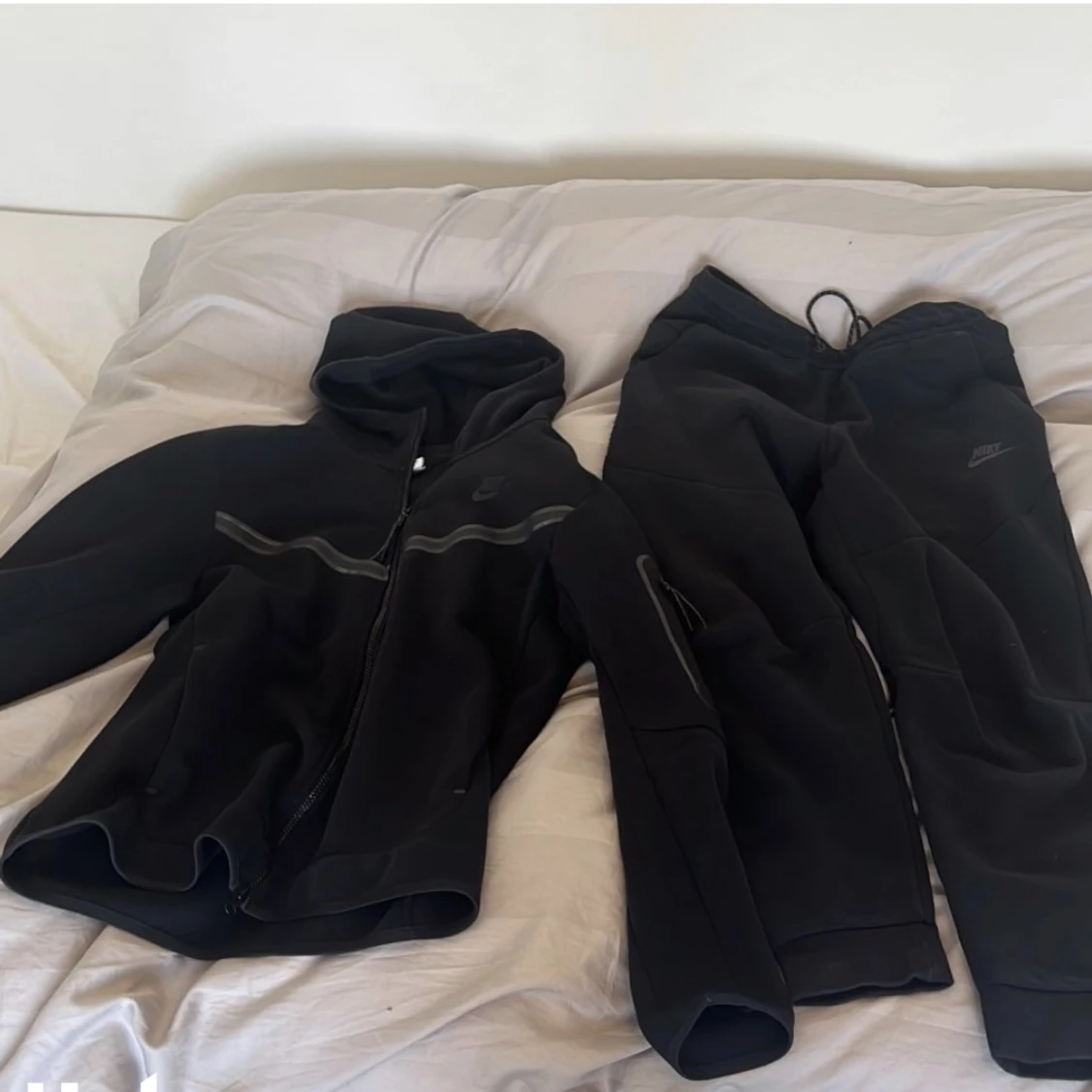 Helt svart techfleese set i storlek M