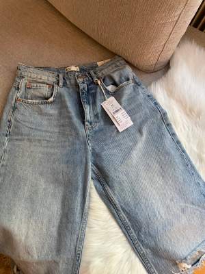 90’s jeans från Gina tricot helt oanvända 
