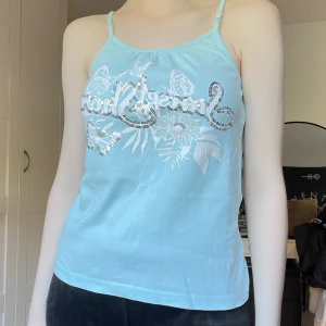 sommartopp  - Fin sommartopp som knappt använd. Skriv om ni har mer frågor!