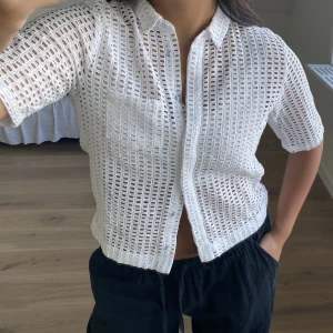 Vit kortärmad skjorta  - Vit kortärmad skjorta i storleken XS från Levi’s. Knappt använd.