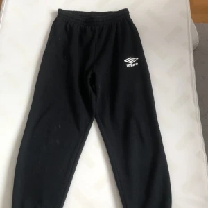 Mjukisbyxor - Ett par mjukisbyxor i storlek M