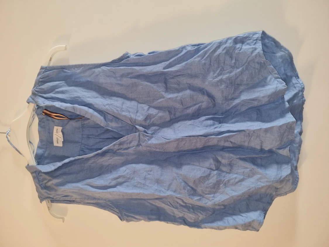 Kortärmad blus i linne material