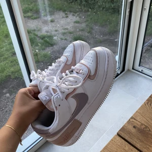 Nike Air force 1 shadow - Använda fåtal gånger och nytvättade! Köpta för 1345kr 🩷