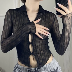 Mesh topp  - Svart mesh topp från shein i storlek xs. Säljer för 70 kr plus frakt 💖