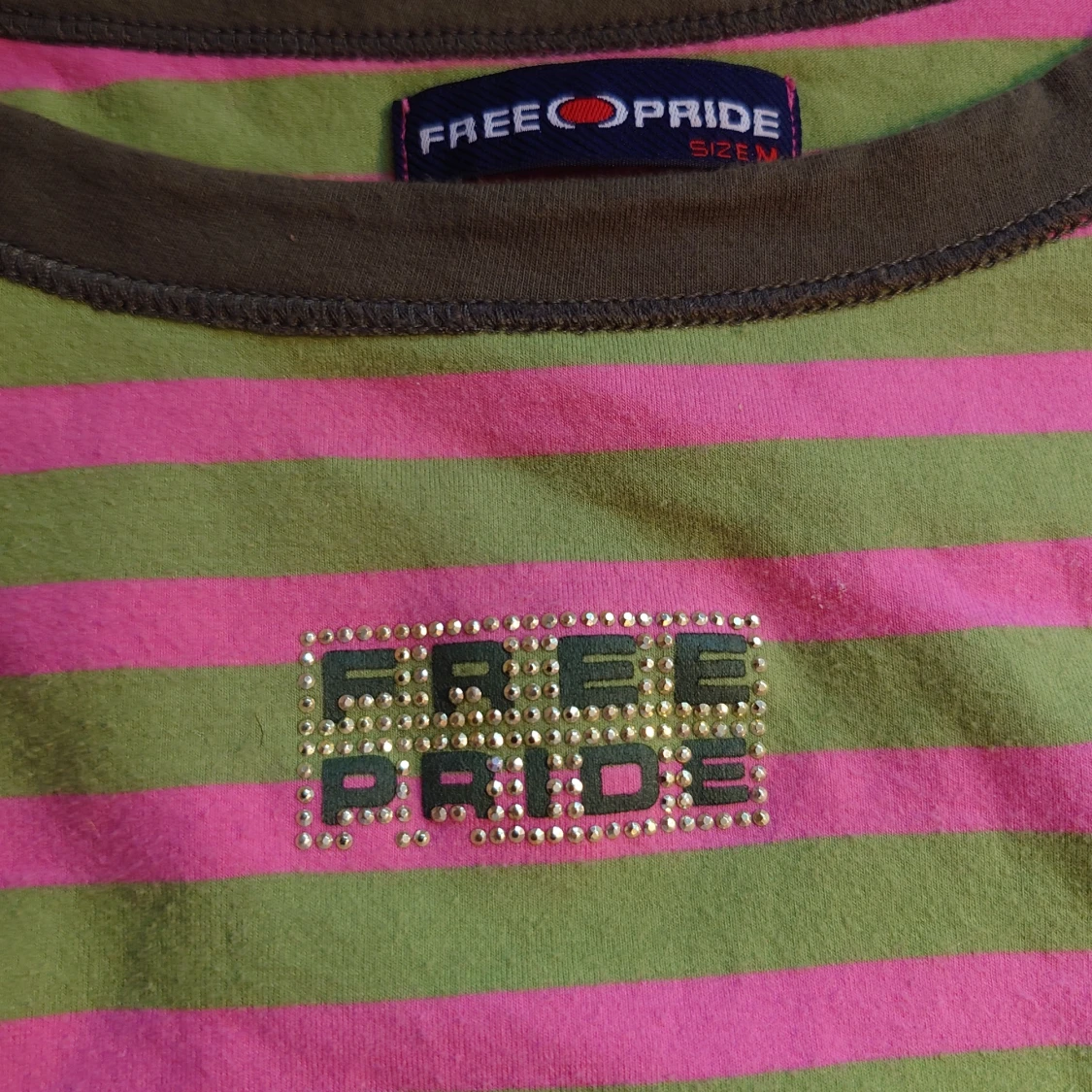 Grönt och rosa randigt linne - 91