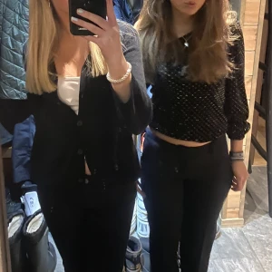 Kostym byxor - Säljer mina fina kostym byxor mid rise💗💗 bra skick. Kostar 500 om man köper nya.