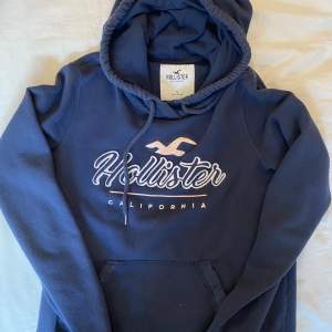 Marinblå hollister hoodie