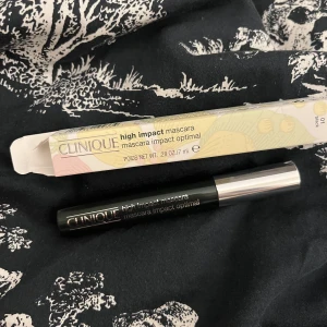 Clinique mascara - High impact mascara från Clinique. Aldrig använd. Frakt kostar 15 kr. 