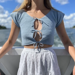 Crochet front tie top - Virkade topp som knyts framtill.