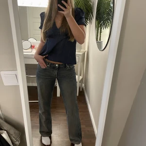 Weekday jeans🤩 - Säljer de populära lågmidjade Weekday jeansen i modellen Arrow! Skriv för fler bilder💗                        