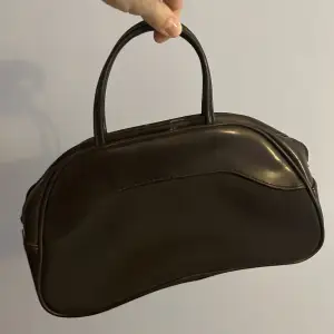 Säljer denna väska då den inte används 
