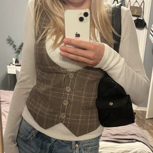 Kostym-väst - Såå snygg kostym-väst från HM. Storlek 38. Inga tecken på användning, som ny! 