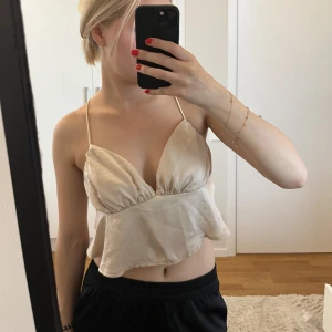 Topp - Super söt topp! Storlek xs, 100kr