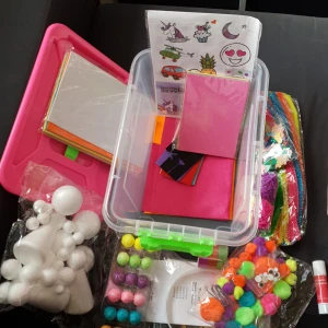 Pysselbox - Pyssel set med en massor utav pyssel, råka köpa för många och den är ny köpt, kontakta vid intresse och pris diskuteras ❤️