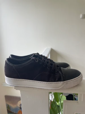 Lanvin skor - Hej! Säljer nu ett par superfina lanvin skor i storlek 44 uk10. Skorna är superbra skick.