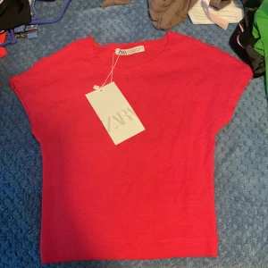 Rosa tröja - Säljer denna jätte fina toppen, helt ny i storlek S💖