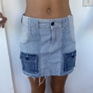 Levis kjol  - Jättefin o unik kjol från Levis i super skick❤️ passar xs/s