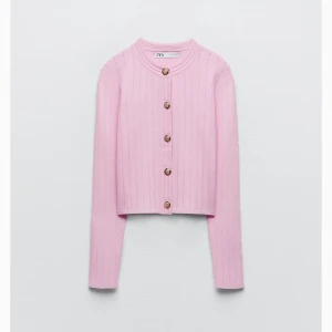 Kofta - Jättefin rosa kofta från Zara använd endast 1 gång. Köpt för 299kr🩷 Passar XS-M!