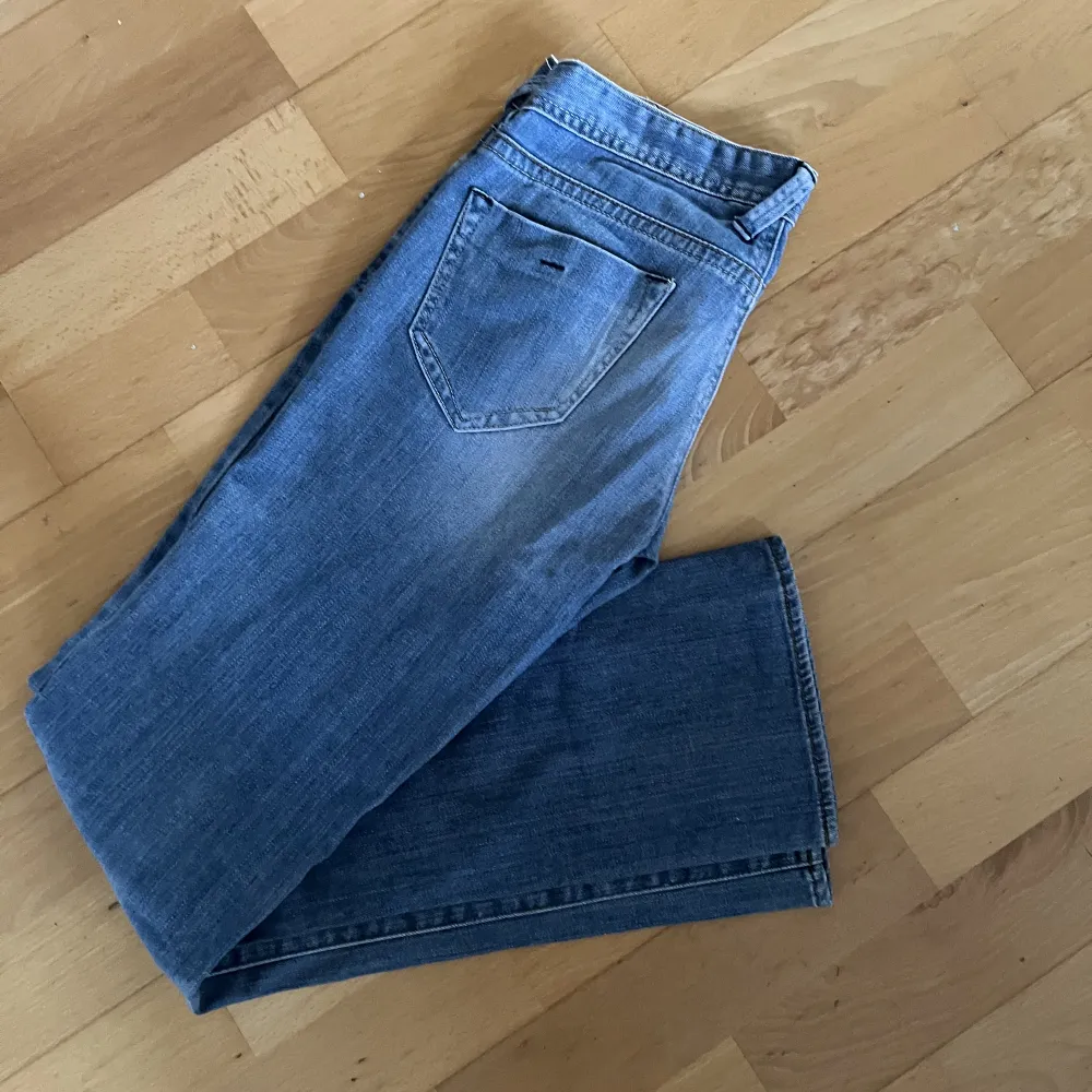 Jättefina raka jeans, vintage! Kan tyvärr inte skicka bilder på då de är för små.. Jeans & Byxor.