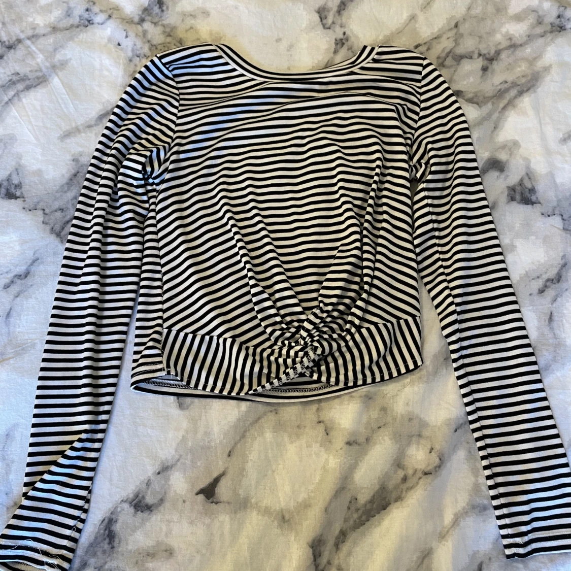 Långärmad randig tröja