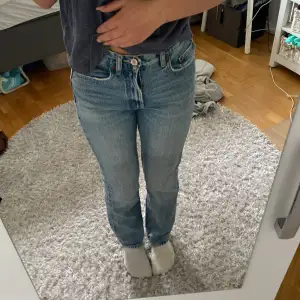 Jeans från zara knappt använda då dom blivit för små 