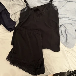 Pyjamas  - Sätt från hm