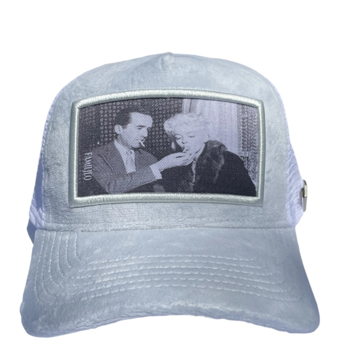 Velvet keps, ljusgrå fram och vit bak riktigt snygg  - 91