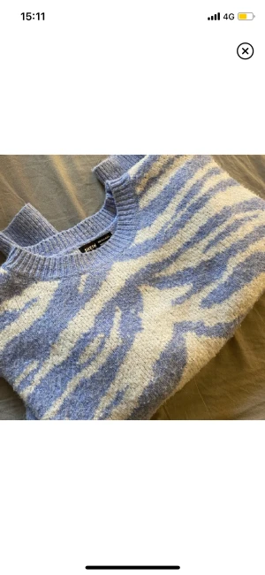 Blå tröja  - Bra skick 