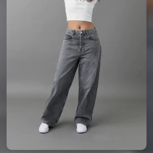 Jeans - Snygga GRÅA jeans från Gina! Raka och väldigt baggy 💓💓