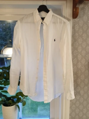 Ralph Lauren skjorta  - Skjorta slim fit i bra skick 