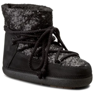 Inuikii boots - Intressekoll på mina vinterskor från inuikii med paljetter!! Älskar dessa, har använt dem sparsamt och går inte att få tag i längre. Storlek 38 men passar även mig som har 37. Inköpta för 3800kr💓💓