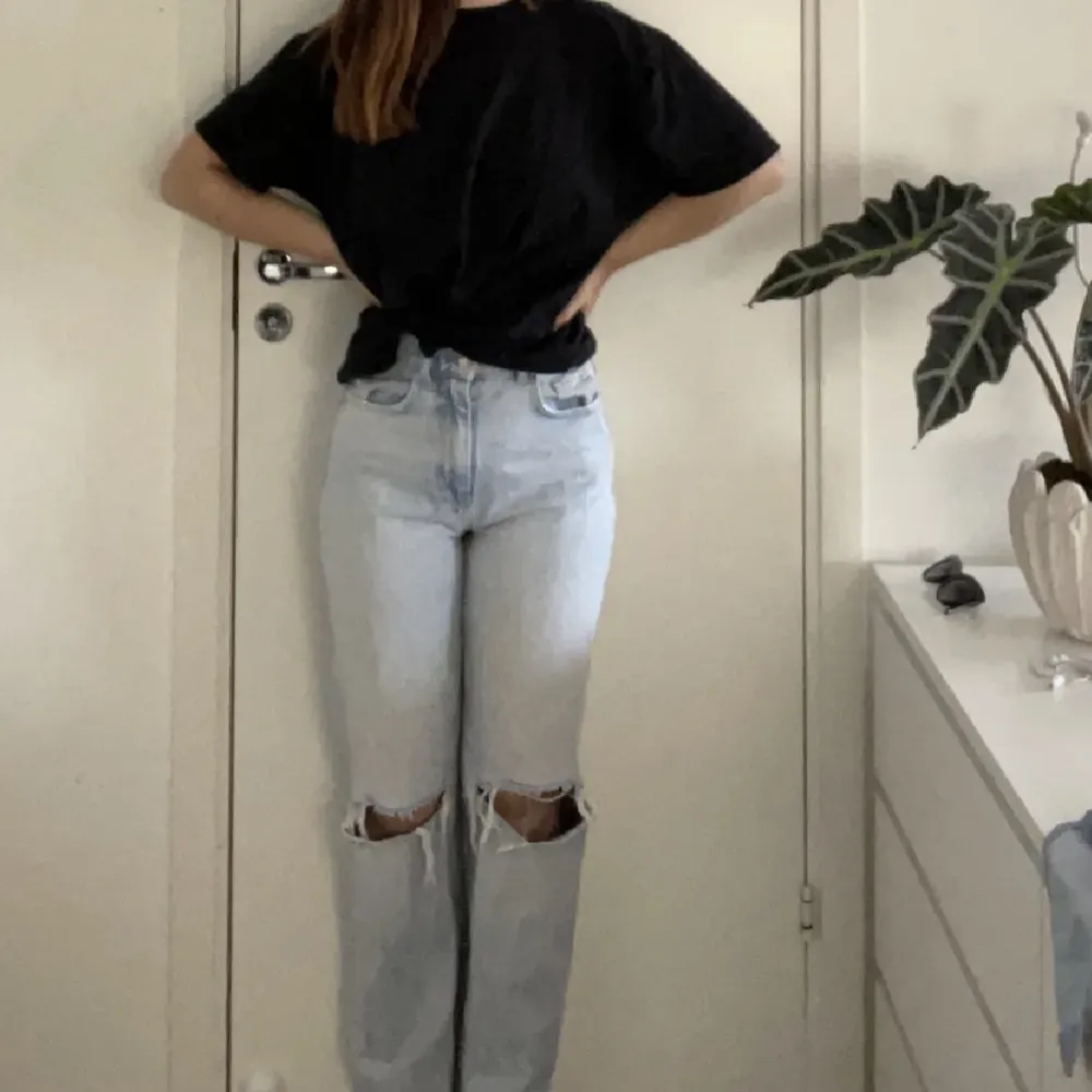 Jättefina jeans i bra skick!💕 . Jeans & Byxor.