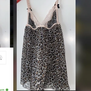 Victorias secret nattlinne - Victorias secret nattlinne. Oanvänt och går inte att köpa längre🤍 storlek M men känns mer som en S. 