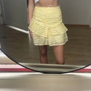 Kjol - Fin kjol från Gina, stl 32! 