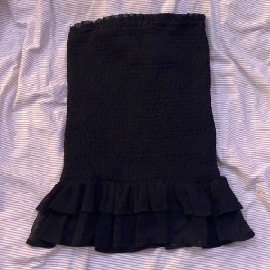 Kjol - Säljer dessa tre kjolar, alla är i stl: S och säljer dom alla tre för 50kr💕