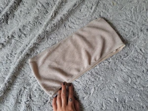 Nude-glittrig tubtopp - Glittrig tubtopp i lite silver/beige färg. Perfekt för festivaler eller en utekväll