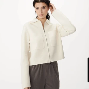 Åhlens kofta - Super fin cardigan, säljer då jag har den i andra färger och inte får använding för denna❤️Fint skick!❤️(nästan helt slutsåld) nypris: 599kr