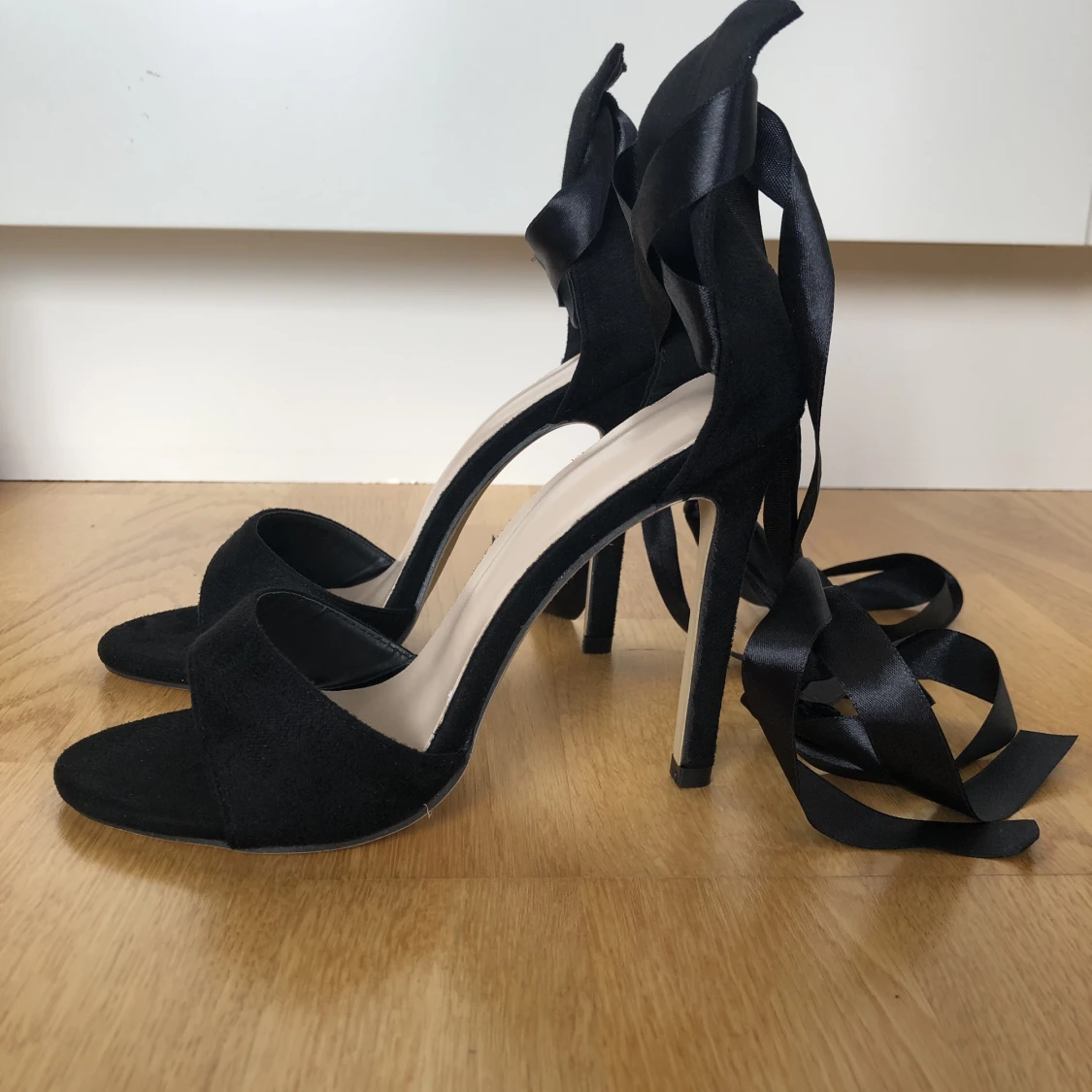 Högklackade skor - 91