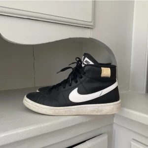 Höga Nike - Super fina och sparsamt använda🌸