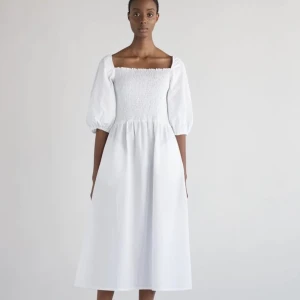 Stylein klänning Maxime - Helt oanvänd klänning från Stylein säljes. Maxime dress, vit färg med prislapp. Nästan helt slutsåld.   Strl: M  Nypris; 2599kr  