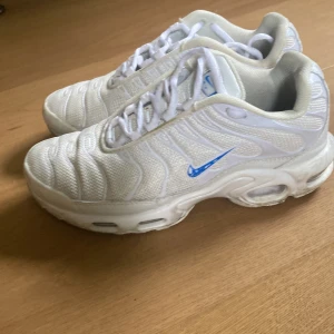 Nike tns  - Säljer mina tns då jag inte använder dom längre skorna är använda ett fåtal gånger och har ett bra skick
